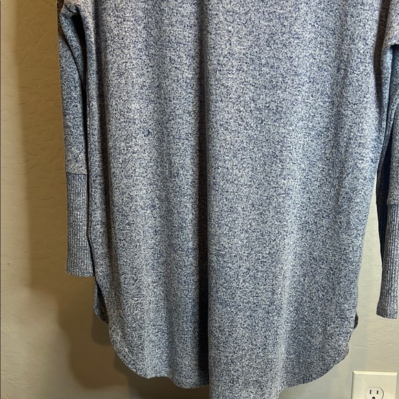 Natori oversized Cowl Neck Light Sweater with Relaxed Fit size Small - Picture 14 of 15